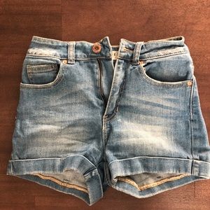 Bullhead Denim High Waisted Mom Short
